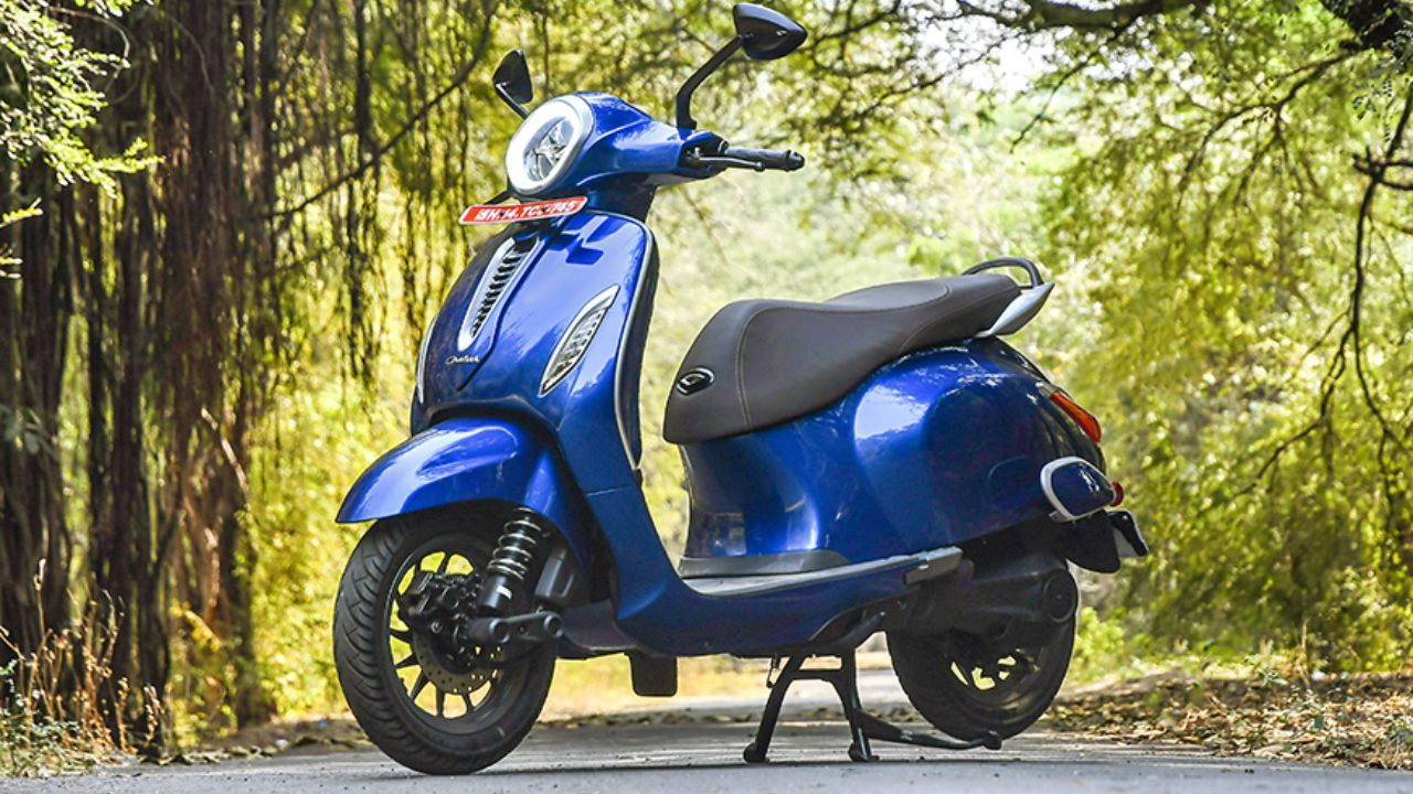 Bajaj electric scooter price reduced by 15 thousand rupees